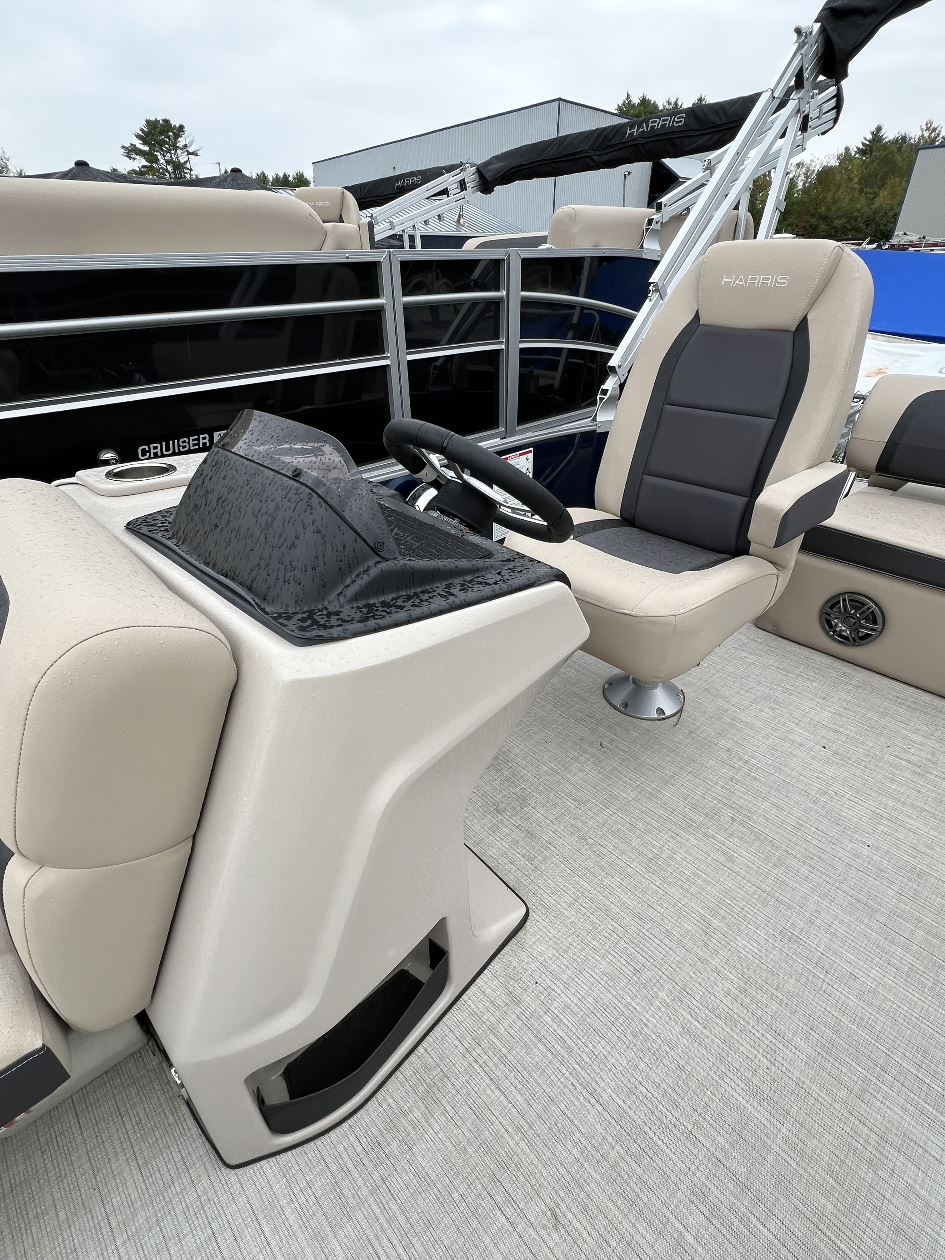 2025 Harris CRUISER 190 with  60 HP ELPT CT Mercury - Photo 11